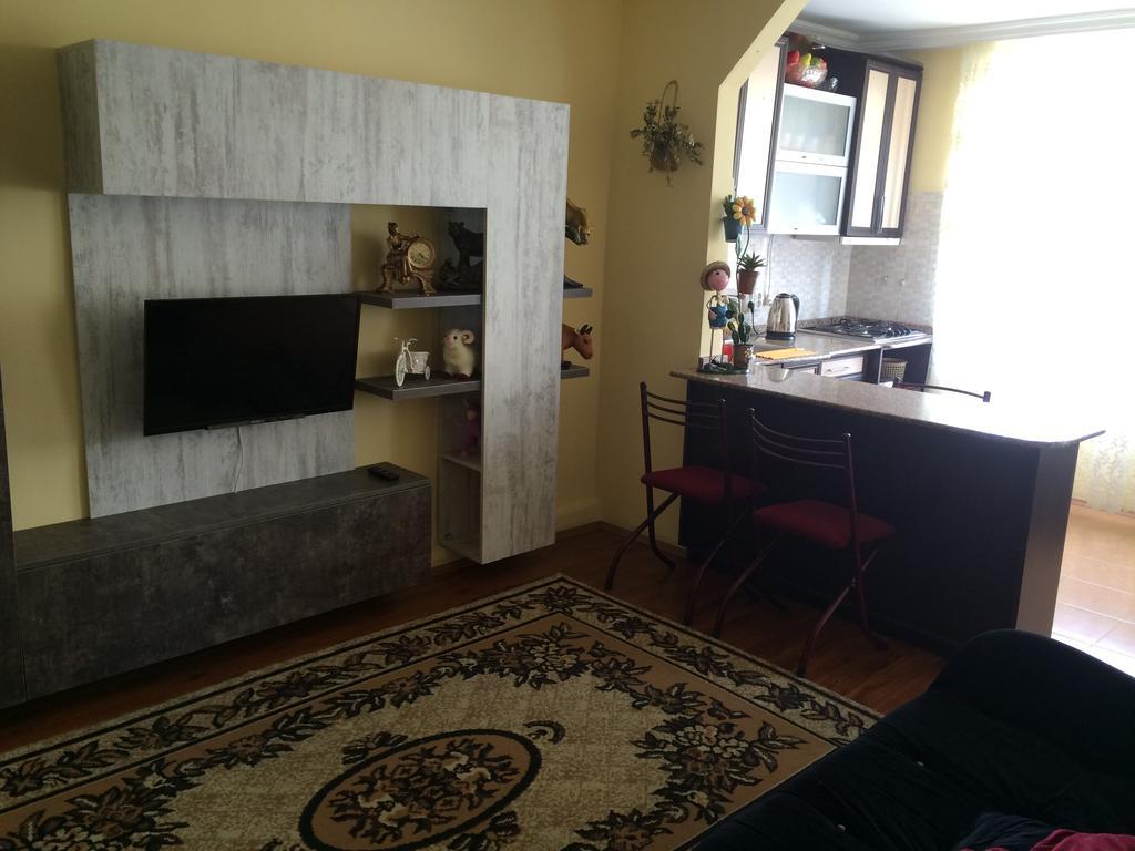 Apartment On Khinikadze 4 Batumi Kültér fotó